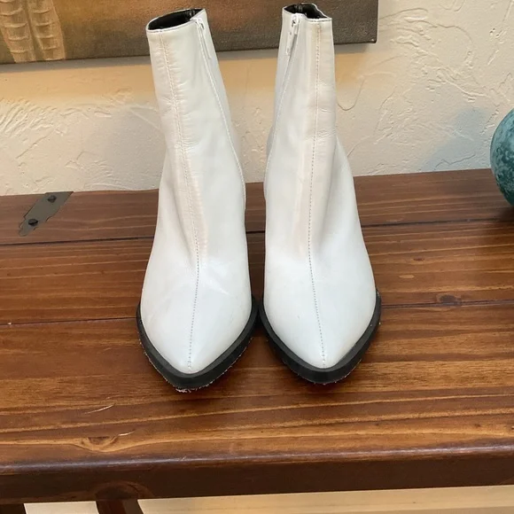 ‼️McQ WHITE BOOTIES by ALEXANDER McQUEEN‼️ - Picture 2 of 13